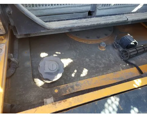 Hyundai HL757TM-9 Equip Fuel Tank