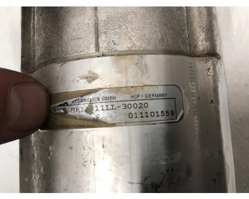 Hyundai HL757TM-9 Equip Hydraulic Motor