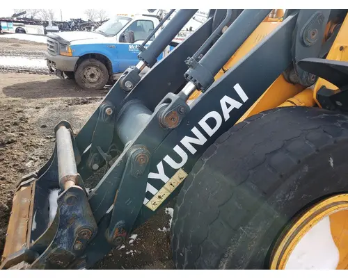 Hyundai HL757TM-9 Equip Loader Arm