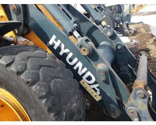 Hyundai HL757TM-9 Equip Loader Arm