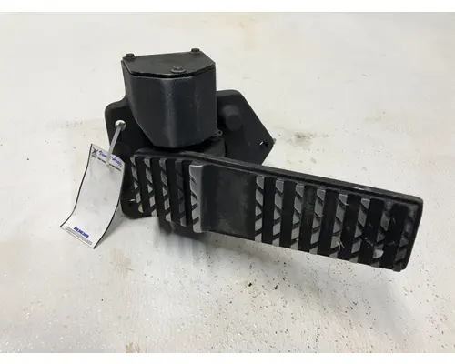 Hyundai HL757TM-9 Equip Pedal