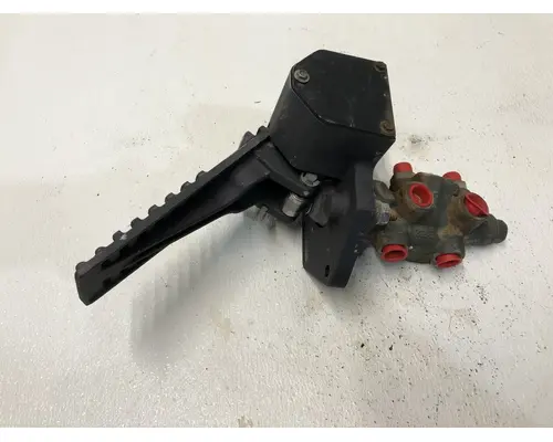 Hyundai HL757TM-9 Equip Pedal