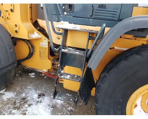 Hyundai HL757TM-9 Equip Step
