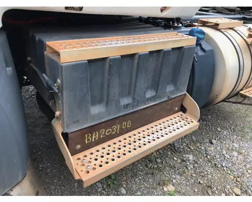 IHC PROSTAR Battery Box