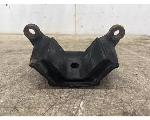 INTERNATIONAL 0910528 Engine Mounts