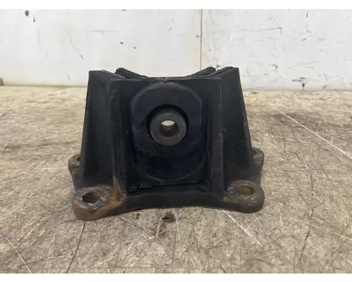 INTERNATIONAL 0910528 Engine Mounts