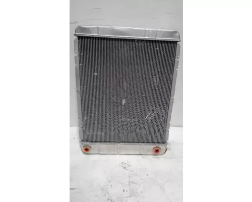 INTERNATIONAL 1552 Radiator