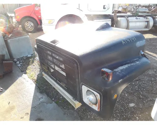 INTERNATIONAL 1600 Hood