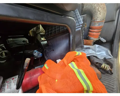 INTERNATIONAL 1652-SC Complete Vehicle