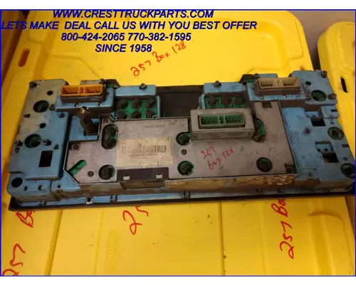 INTERNATIONAL 1652-SC Instrument Cluster