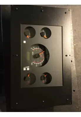 INTERNATIONAL 1652 Instrument Cluster