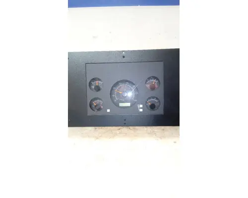 INTERNATIONAL 1652 Instrument Cluster