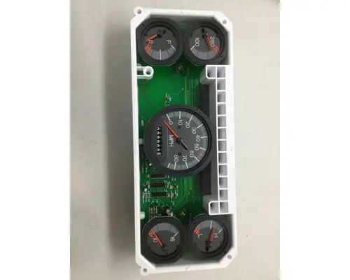 INTERNATIONAL 1652 Instrument Cluster