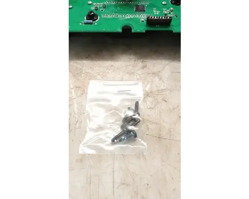 INTERNATIONAL 1652 Instrument Cluster