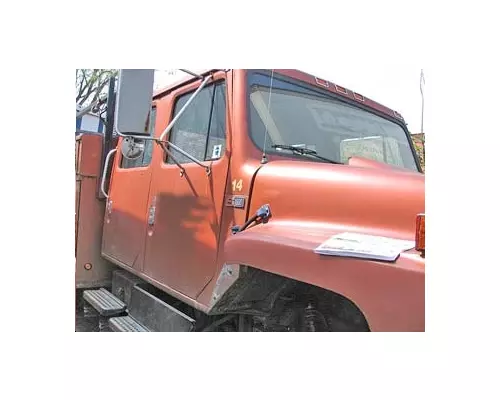 INTERNATIONAL 1654 Cab Clip