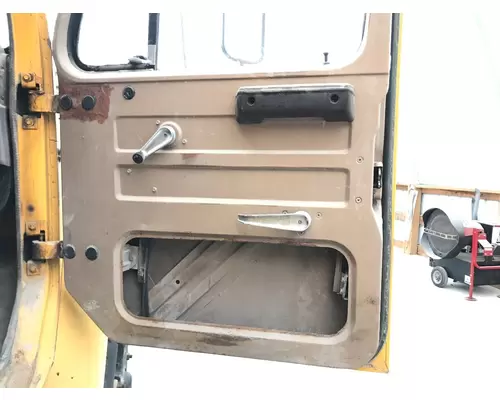 INTERNATIONAL 1654 Door Assembly, Front