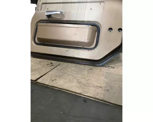 INTERNATIONAL 1654 Door Assembly