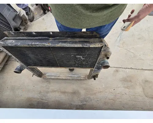 INTERNATIONAL 1754 Radiator