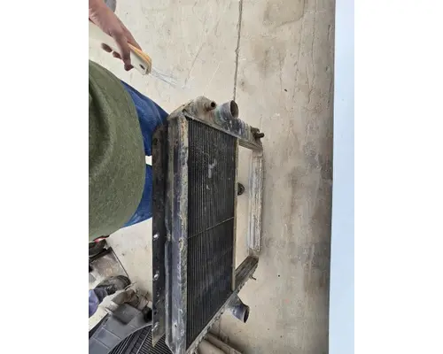 INTERNATIONAL 1754 Radiator