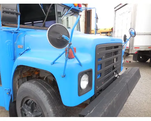 INTERNATIONAL 1850B Hood
