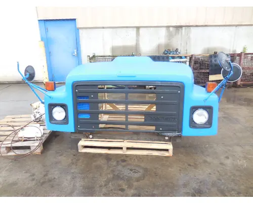 INTERNATIONAL 1850B Hood