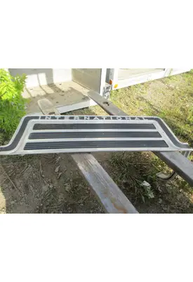 INTERNATIONAL 1850 GRILLE