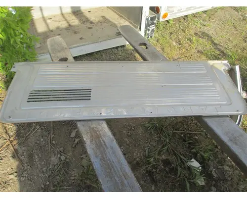 INTERNATIONAL 1850 GRILLE