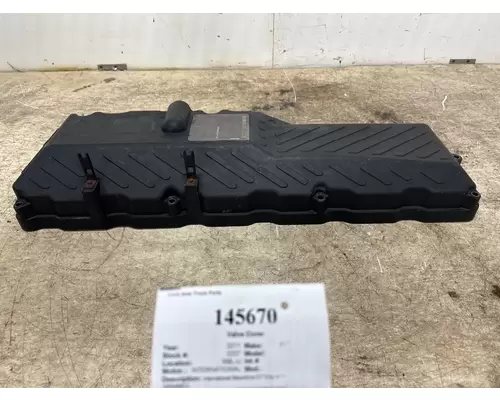 INTERNATIONAL 1855490C3 Valve Cover