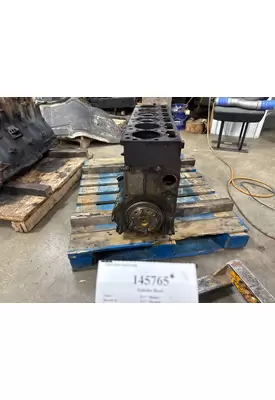 INTERNATIONAL 1878591C3 Cylinder Block