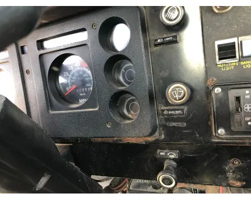 INTERNATIONAL 1954 Instrument Cluster