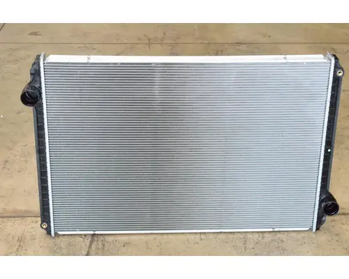 INTERNATIONAL 2000 Radiator