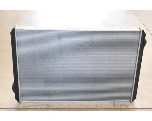 INTERNATIONAL 2000 Radiator