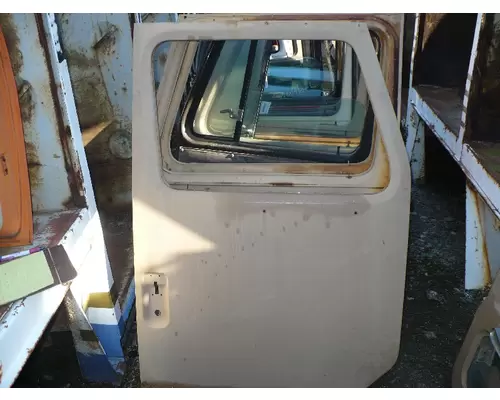 INTERNATIONAL 2200 DOOR ASSEMBLY, FRONT