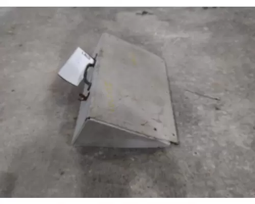 INTERNATIONAL 2375 BATTERY BOX COVER