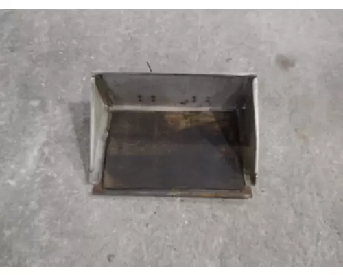 INTERNATIONAL 2375 BATTERY BOX COVER