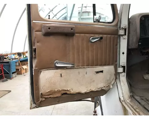 INTERNATIONAL 2375 Door Assembly, Front