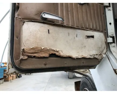 INTERNATIONAL 2375 Door Assembly, Front