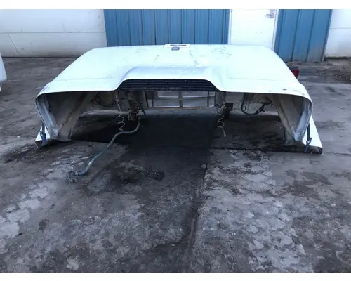 INTERNATIONAL 2375 Hood