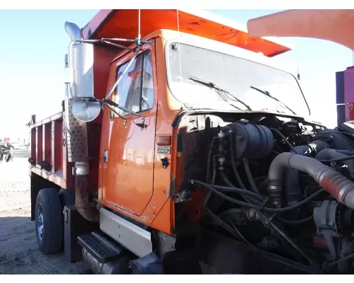 INTERNATIONAL 2500 Cab Clip