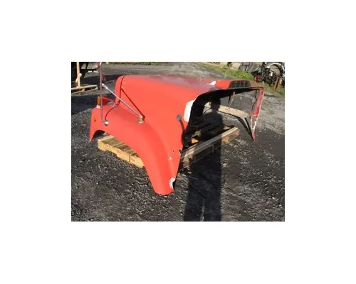 INTERNATIONAL 2500 Hood