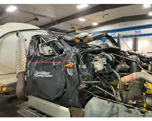 INTERNATIONAL 2574 Cab Assembly