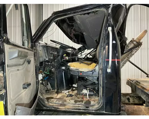 INTERNATIONAL 2574 Cab Assembly