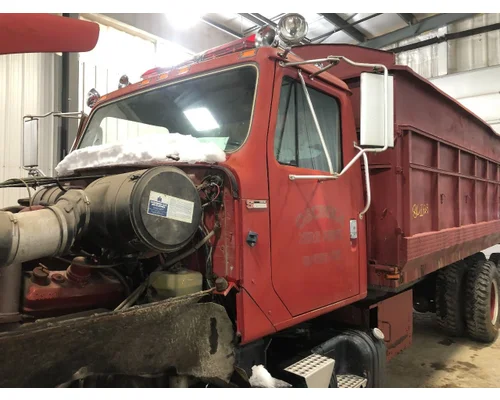 INTERNATIONAL 2574 Cab Assembly