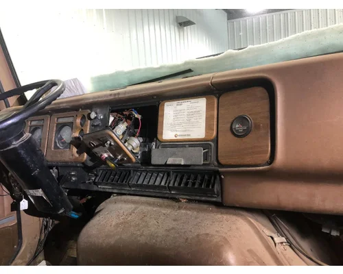 INTERNATIONAL 2574 Cab Assembly