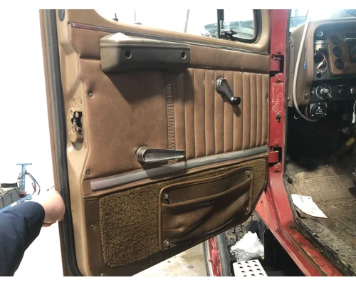 INTERNATIONAL 2574 Cab Assembly