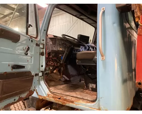 INTERNATIONAL 2574 Cab Assembly