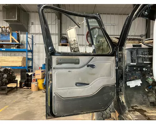 INTERNATIONAL 2574 Door Assembly, Front