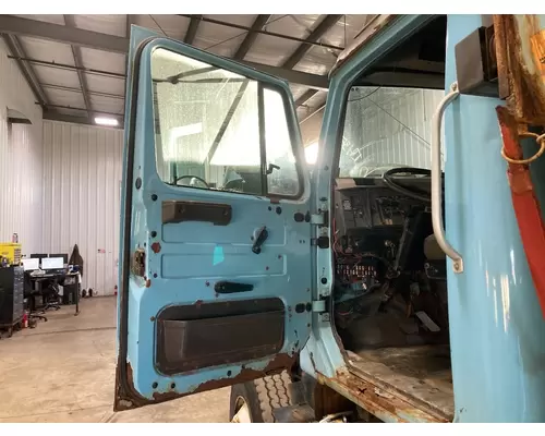 INTERNATIONAL 2574 Door Assembly, Front