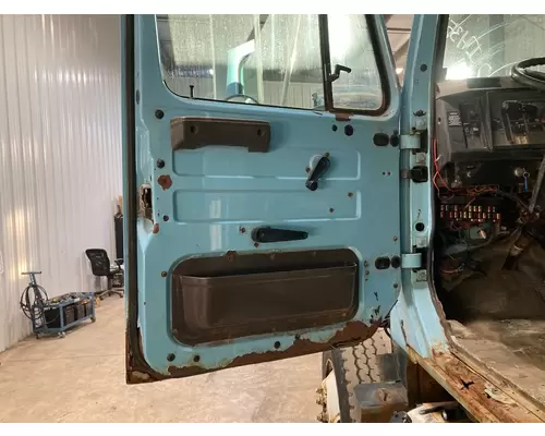 INTERNATIONAL 2574 Door Assembly, Front