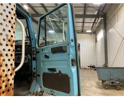 INTERNATIONAL 2574 Door Assembly, Front